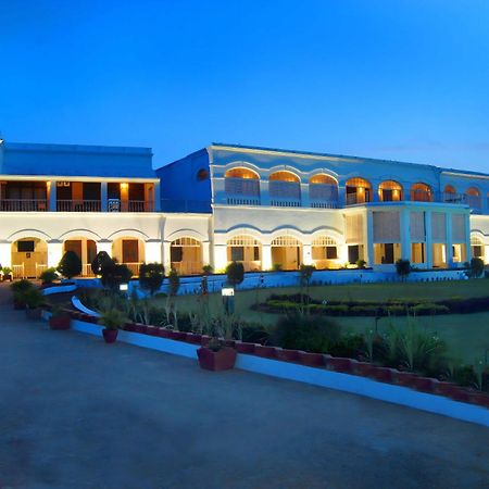 Chanakya Bnr Hotel Puri Eksteriør billede